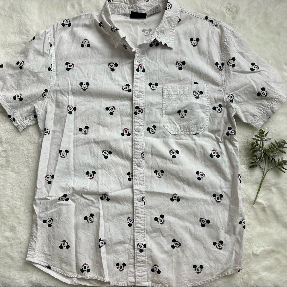 Disney | EUC - Mickey Print Button Down - Size M